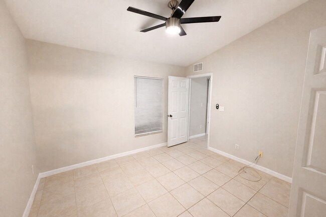 Building Photo - 315 Melissa Dr