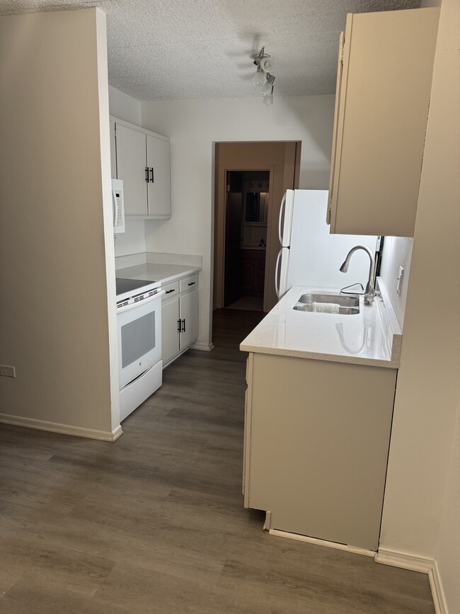 Building Photo - 9074 Terrace Dr