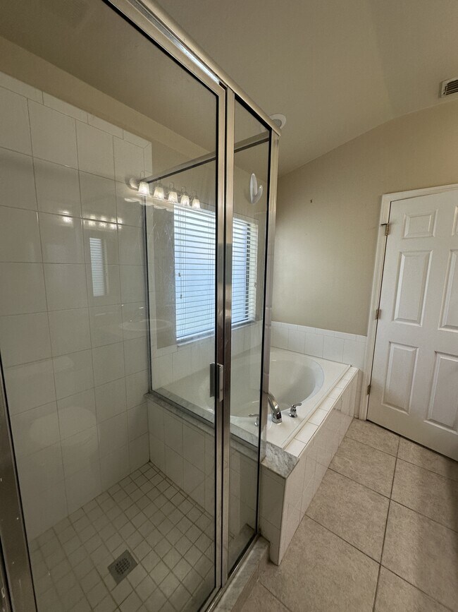 Building Photo - 464 Dryden Cir