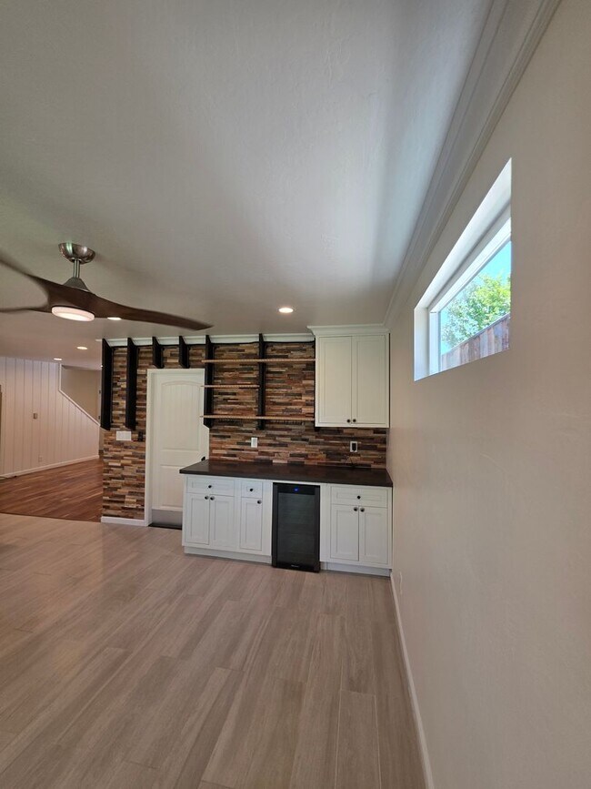 Building Photo - Endearing 4/2 Top of the Line Remodel in Concord's Canterbury Neighborhood