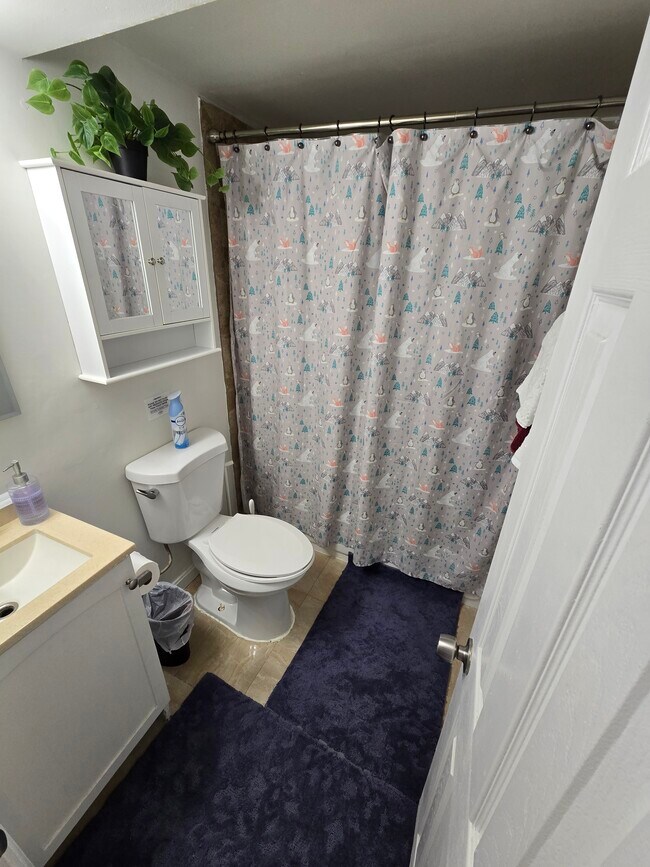 Building Photo - 619 Irving St NW