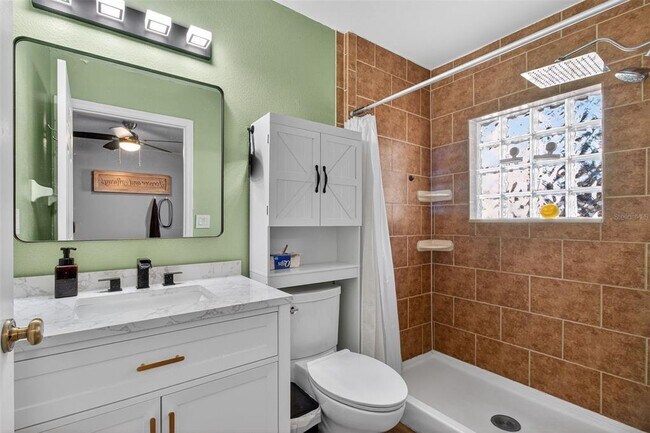 Building Photo - 2174 19th Ave SW