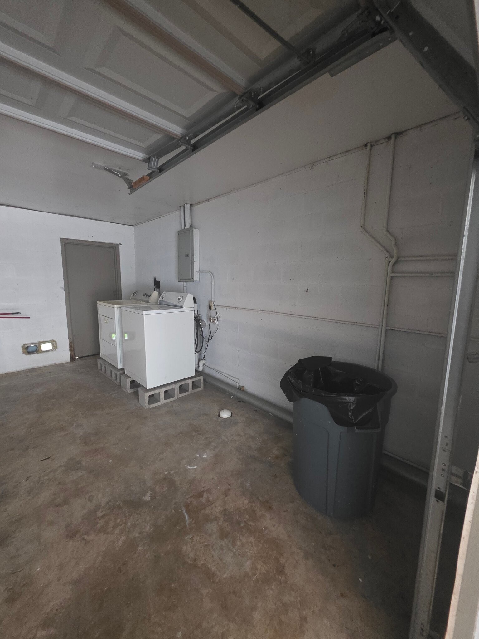 Building Photo - 4780 Pontchartrain Dr