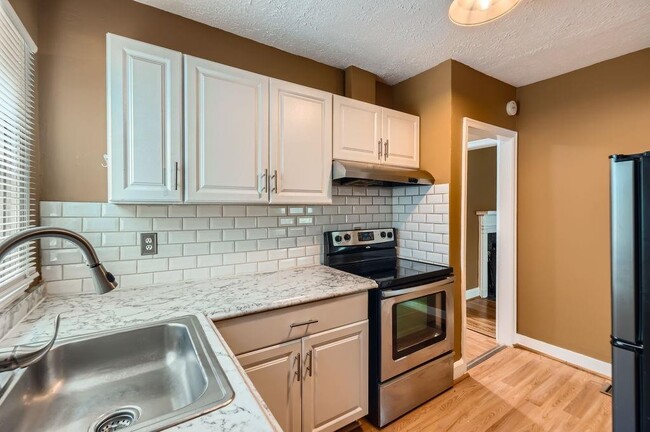 Building Photo - 1744 S Olympian Way SW