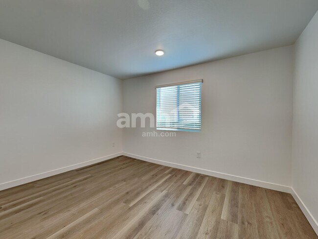 Building Photo - 9746 W Luxton Ln