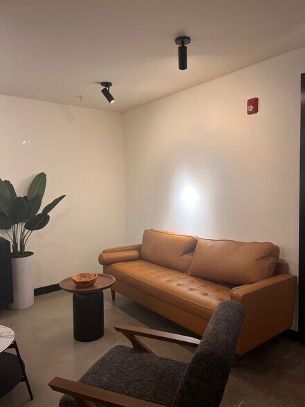 Building Photo - 328 Pacific Ave