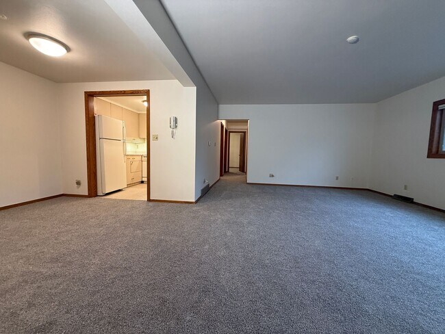 Building Photo - 100 W 17th St