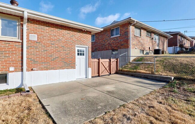 Building Photo - 9530 Cote Brilliante Ave