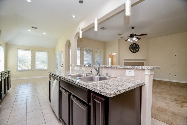 Building Photo - 8223 Summer Lake Pass Ln