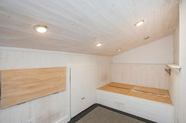 Building Photo - 1025 Dickerson Pike