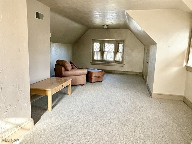 Building Photo - 607 Copley Rd