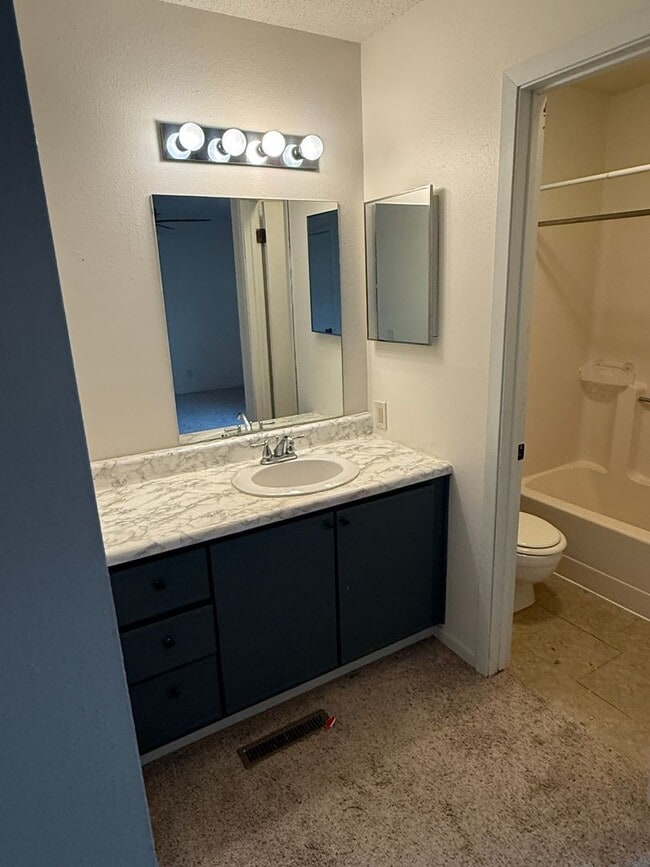 Building Photo - ~ FALL FEELS (And DEALS!) ~ 3 Bedroom, 3 B...