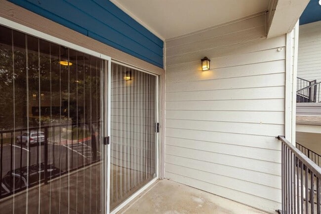 Building Photo - 10505 S I-35 Frontage Rd