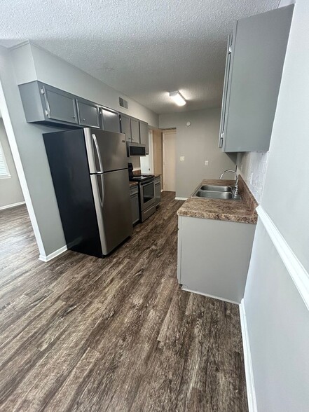 Interior Photo - Oakridge
