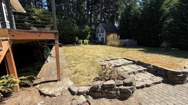Building Photo - 3010 SW Underwood Dr