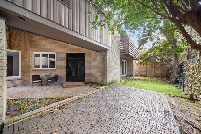 Building Photo - 2524 Nantucket Dr