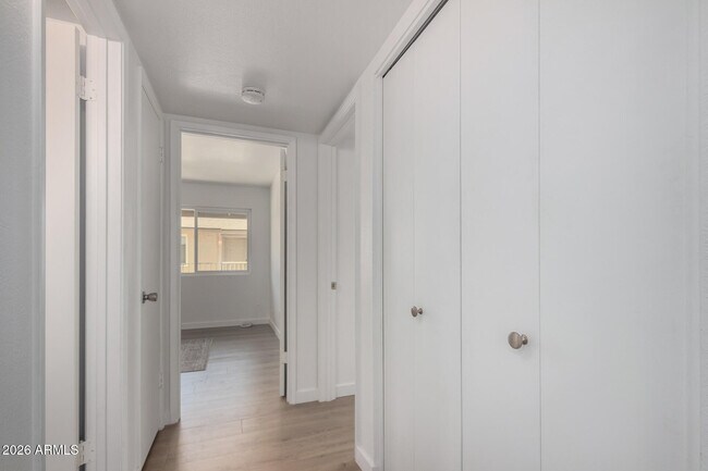 Building Photo - 1224 N 85th Pl
