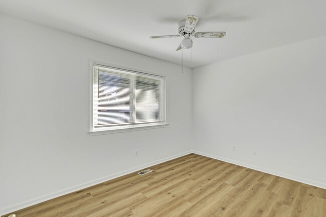 Building Photo - 106 Harris Creek Rd