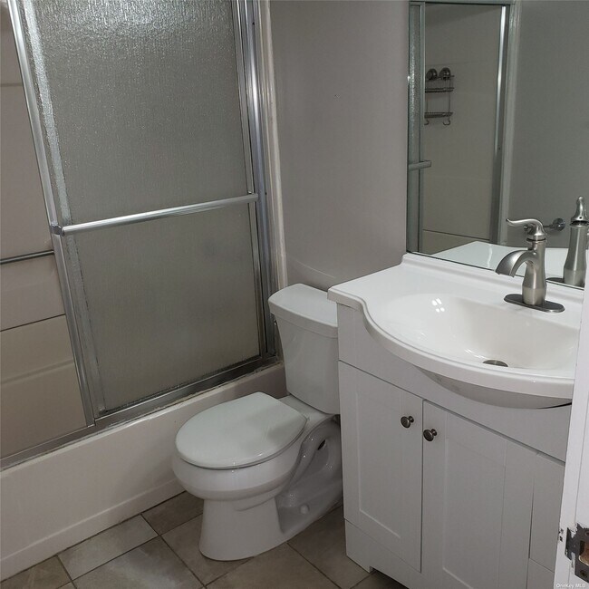 Building Photo - 32 Sheridan Rd