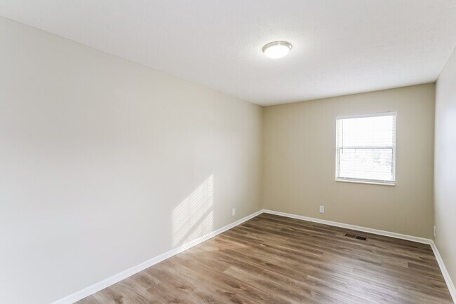 Building Photo - 1016 Mansker Dr