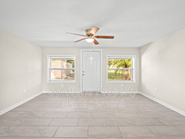 Building Photo - 7740 Pine Lake Dr