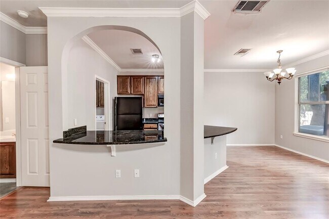 Building Photo - 4501 Whispering Valley Dr