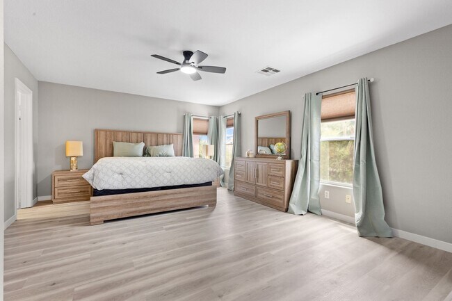Building Photo - Cozy Furnished 3bed 3bath l Near Southern Highlands