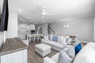 Building Photo - 5113 Double Eagle Wy