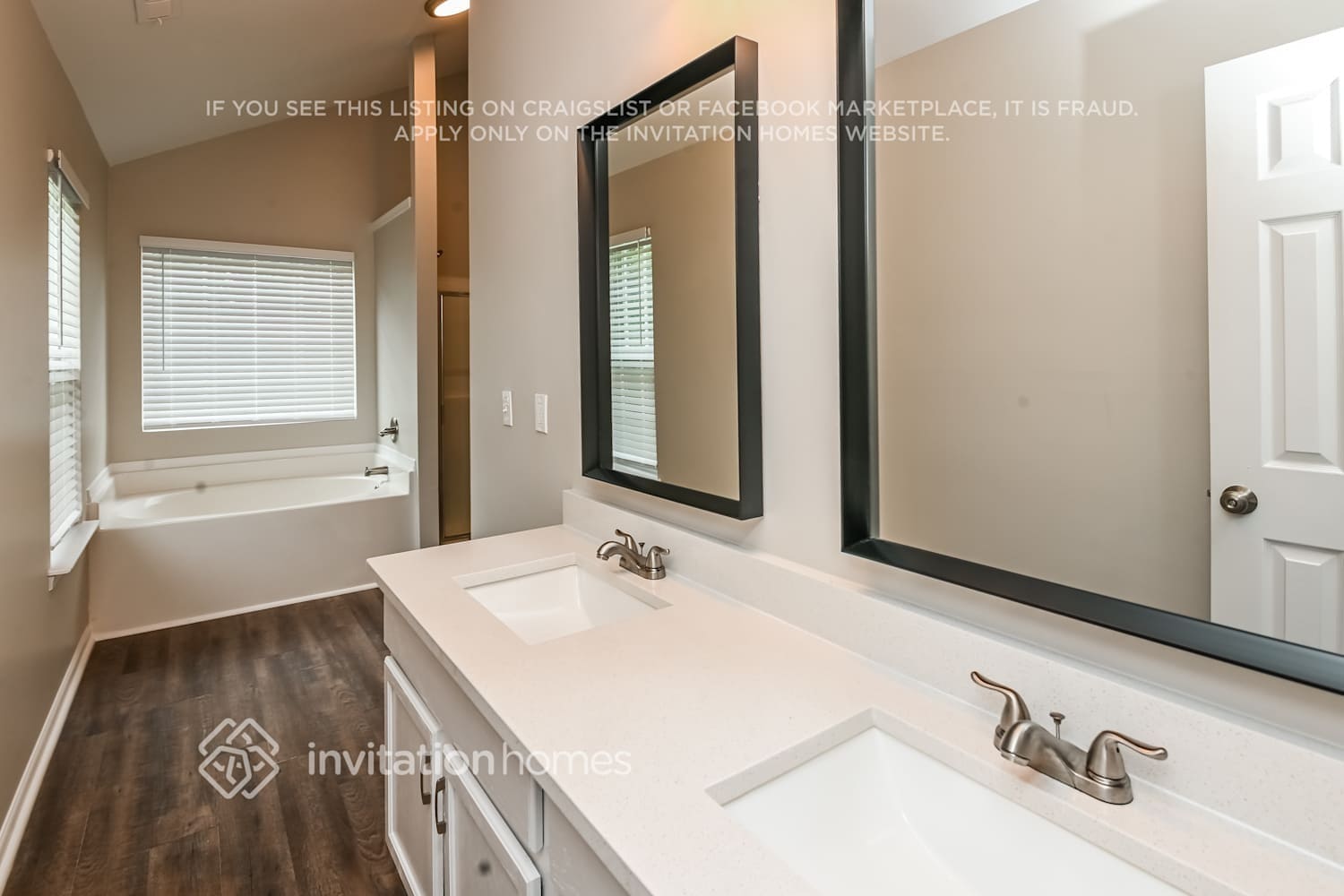 Building Photo - 1359 Sinai Pl NW