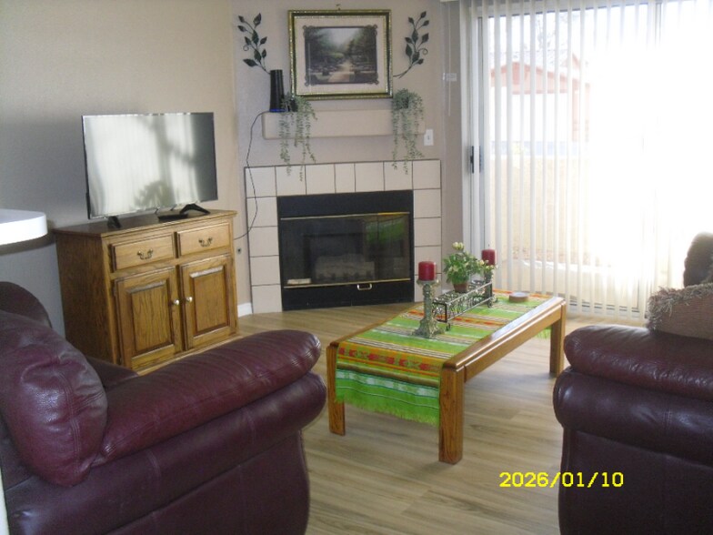 Building Photo - 5140 Mandalay Springs Dr