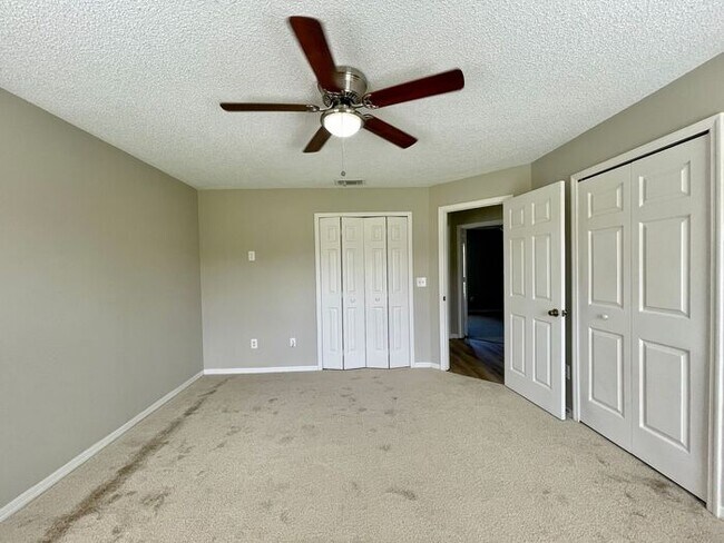 Building Photo - GREAT 3/2 HOME IN OVIEDO STILLWATER SUBDIVISION