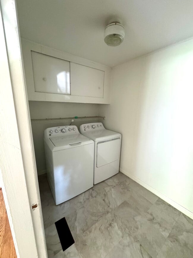 Building Photo - 3342 Black Oak Cir