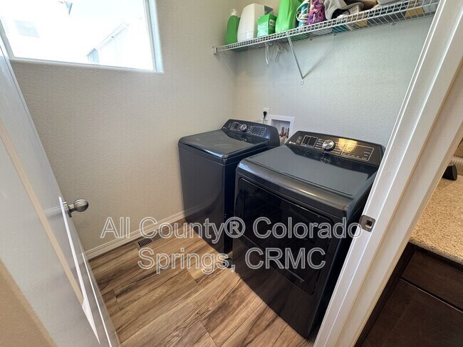 Building Photo - 7421 Marbled Wood Pt