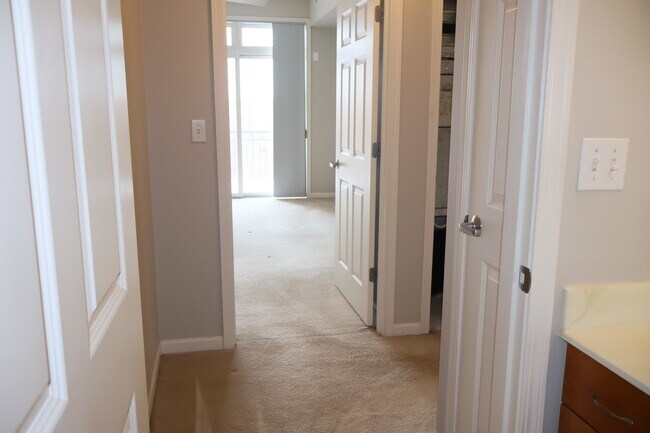 Building Photo - 390 Western Ave