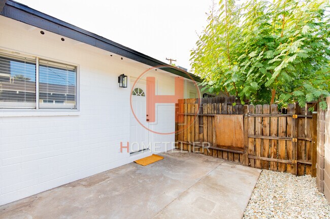 Building Photo - 2812 N 17th Pl