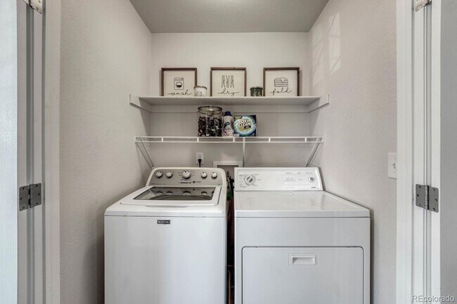 Building Photo - Charming 3 bedroom, 3 bathroom home in The...