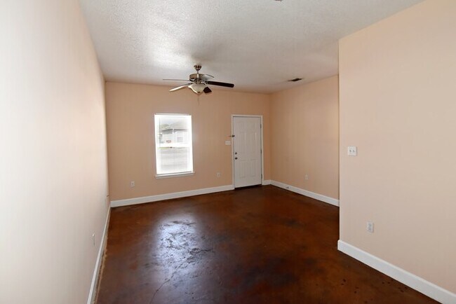 Building Photo - 11350 New Orleans Ave