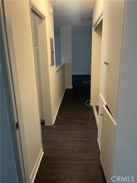 Building Photo - 5625 N Sumner Wy