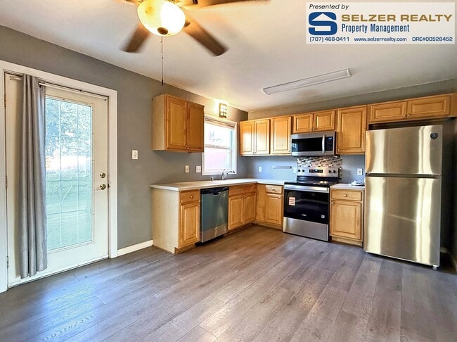 Building Photo - 1521-1523 Talmage Ct