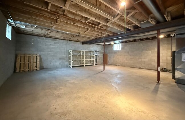 Building Photo - Bright West End Home with Enclosed Porch, Fenced Yard & Garage