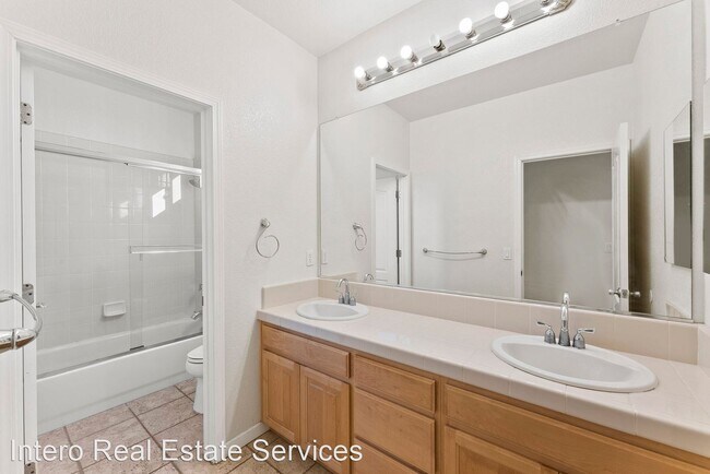 Building Photo - 4 br, 2.5 bath House - 4193 Stewart Lane
