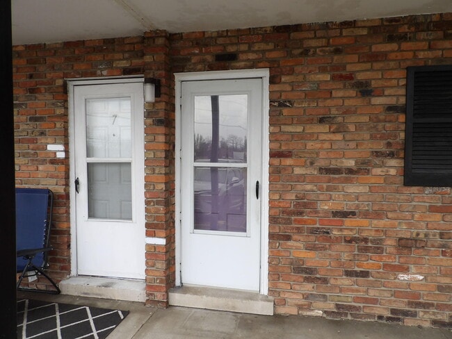 Building Photo - 903 Collins Ln