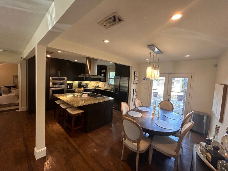 Building Photo - 5027 Wenonah Dr