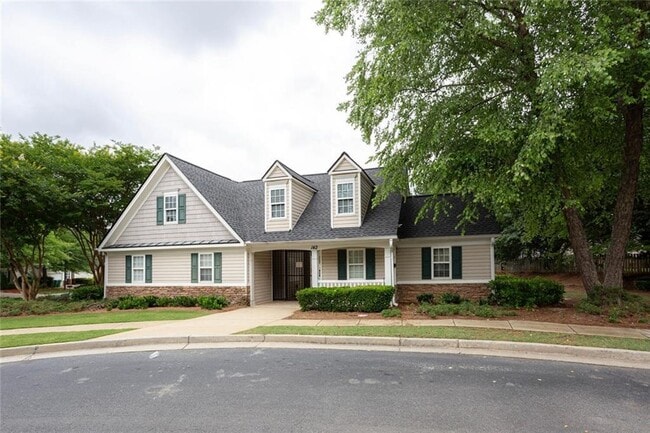 Building Photo - 216 Village Square Dr