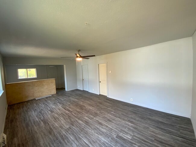 Building Photo - 624 Grant St