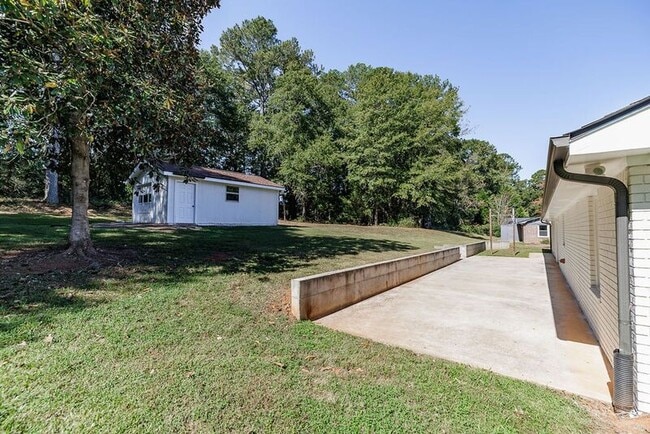 Building Photo - 145 VFW Dr