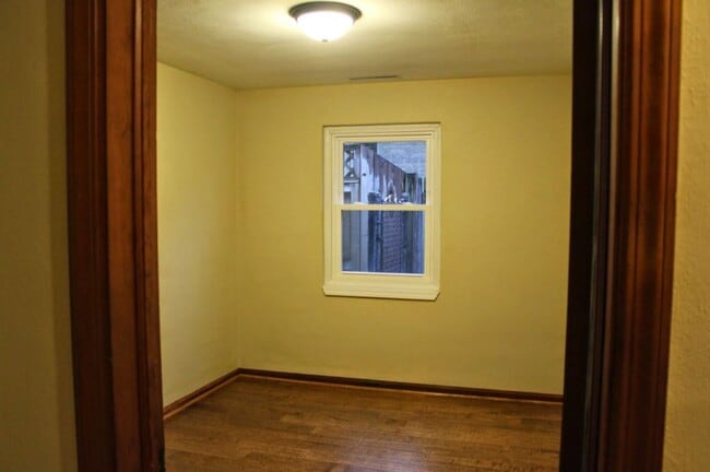 Building Photo - 106 Elmwood Dr