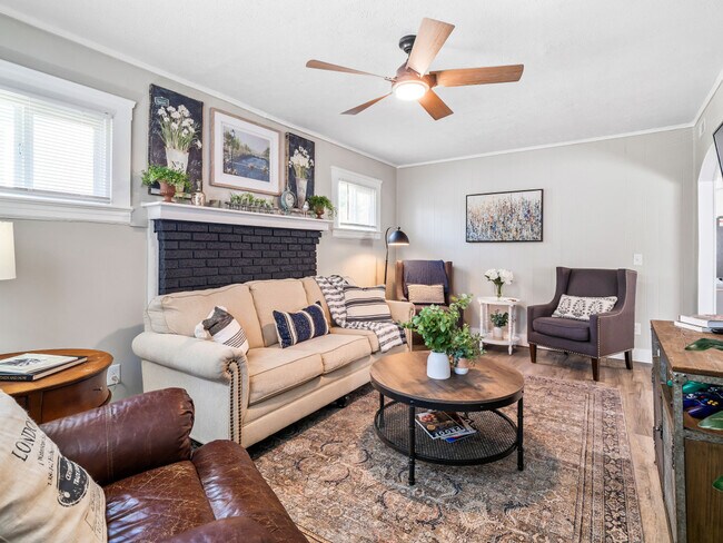 Building Photo - 971 Hayes Ave