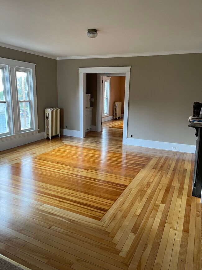 Main room Unit2 - 101 Walnut St