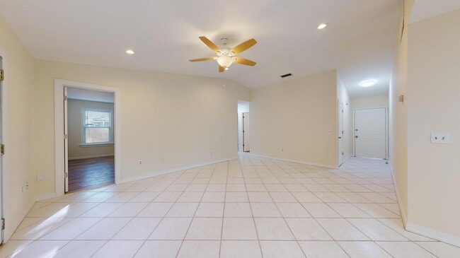 Building Photo - 620 Segovia Rd